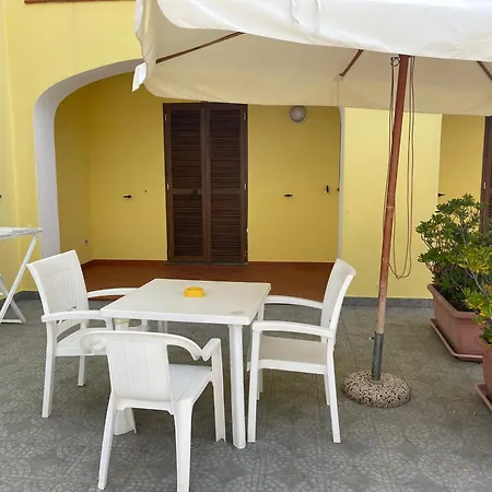 Andrea A Mare Forio (Isola d'Ischia)